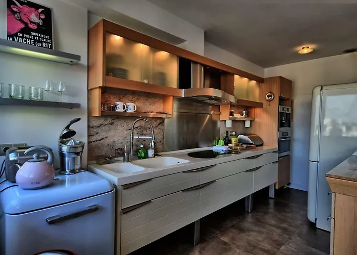 Eiffel Tower Lacoste *