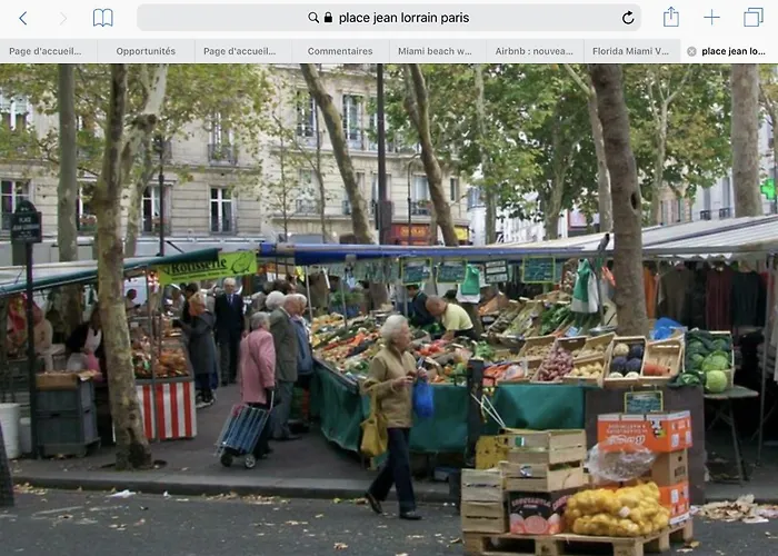 Eiffel Tower Lacoste * París